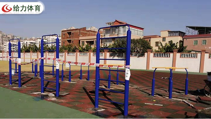 中山周邊居民小區(qū)健身器材氛圍好，幸福里小區(qū)迫不及待也裝上了