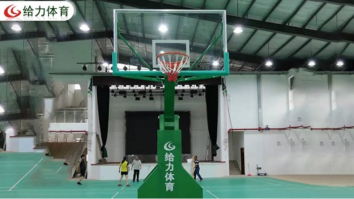 移動(dòng)籃球架