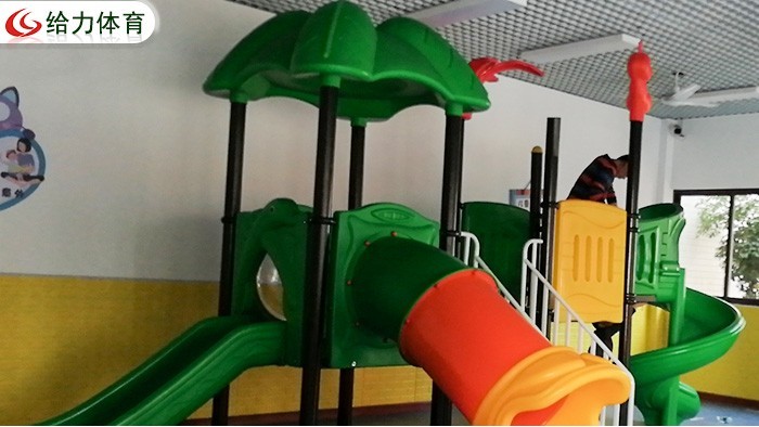 小區(qū)兒童滑梯廠家給力定制塑膠滑梯組合能力可圈可點(diǎn)